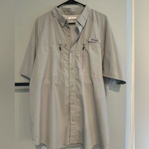 Columbia Light Gray Button-Up Shirt
